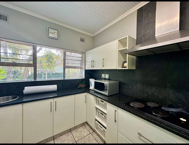 4 BEDROOM HOUSE FOR SALE IN MEER EN SEE